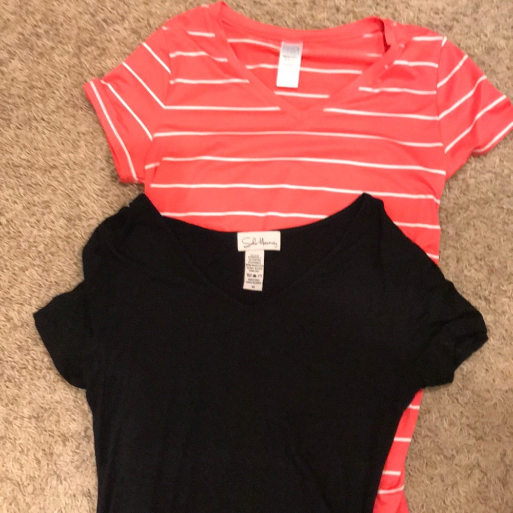 2 Vneck maternity shirts NWOT sz M